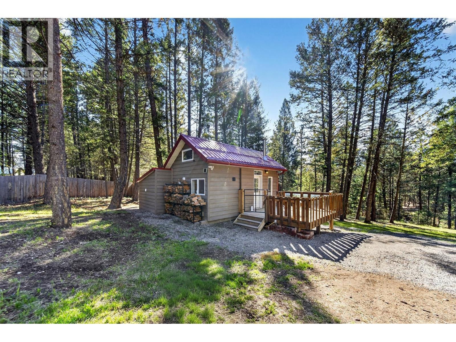 3306 Palmer Road, Baynes Lake, BC - Outdoor