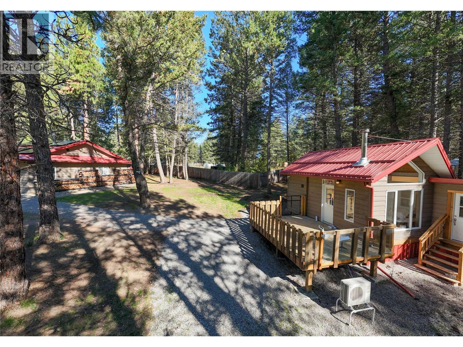 3306 Palmer Road, Baynes Lake, BC - Outdoor