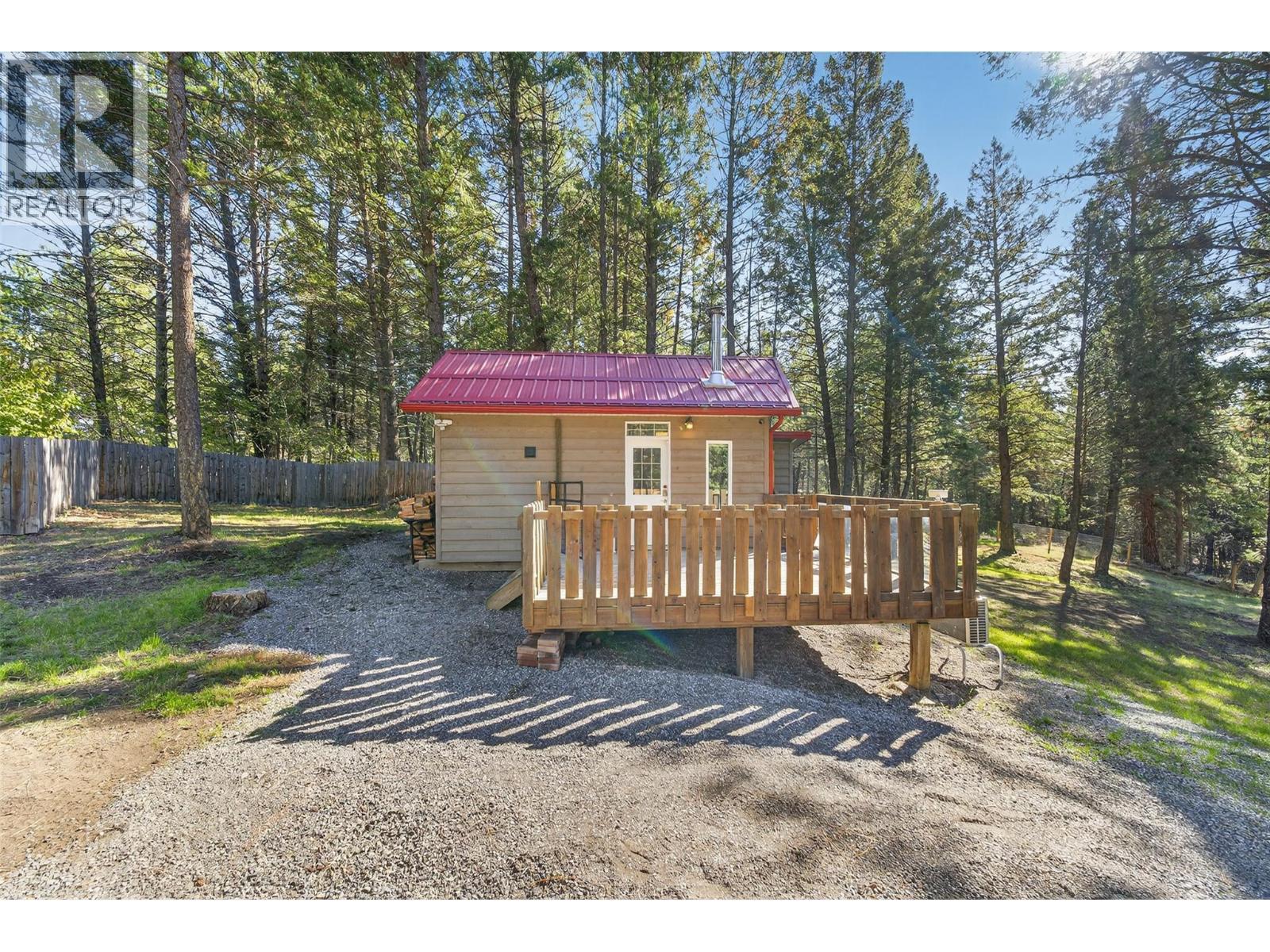 3306 Palmer Road, Baynes Lake, BC - Outdoor