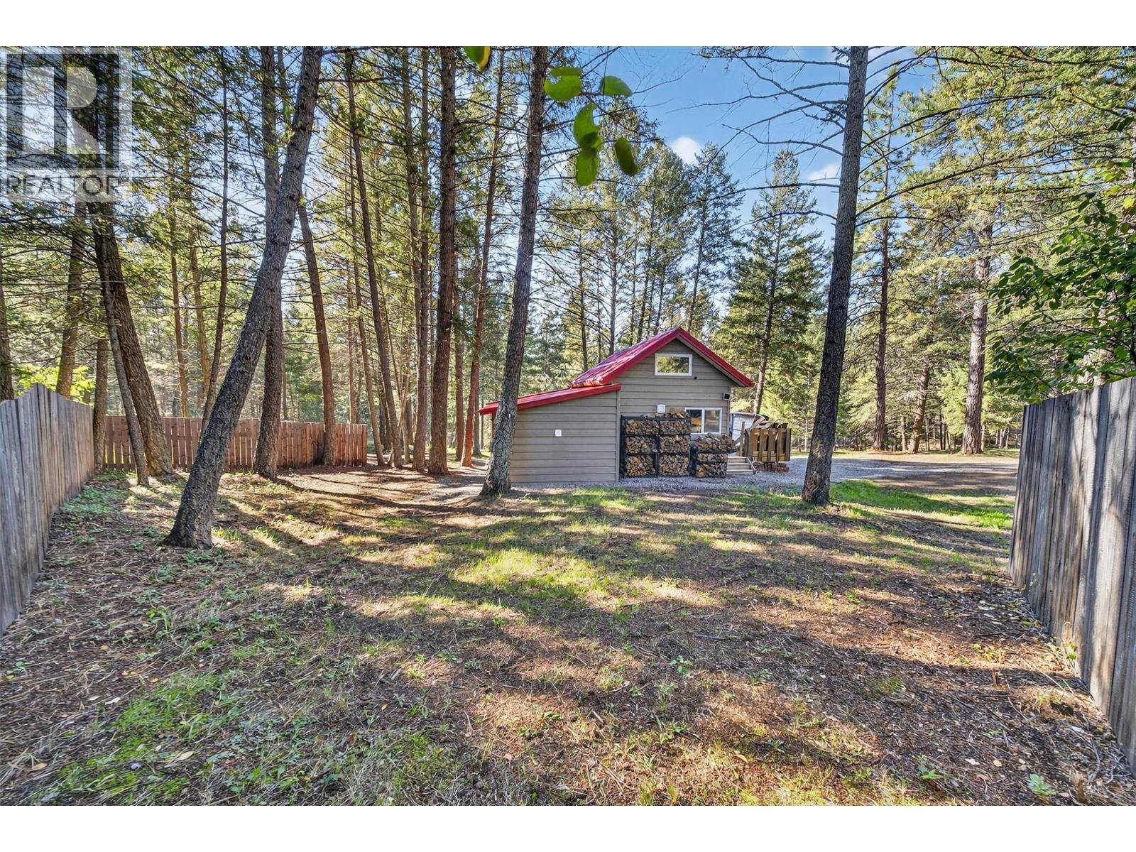 3306 Palmer Road, Baynes Lake, BC - Outdoor
