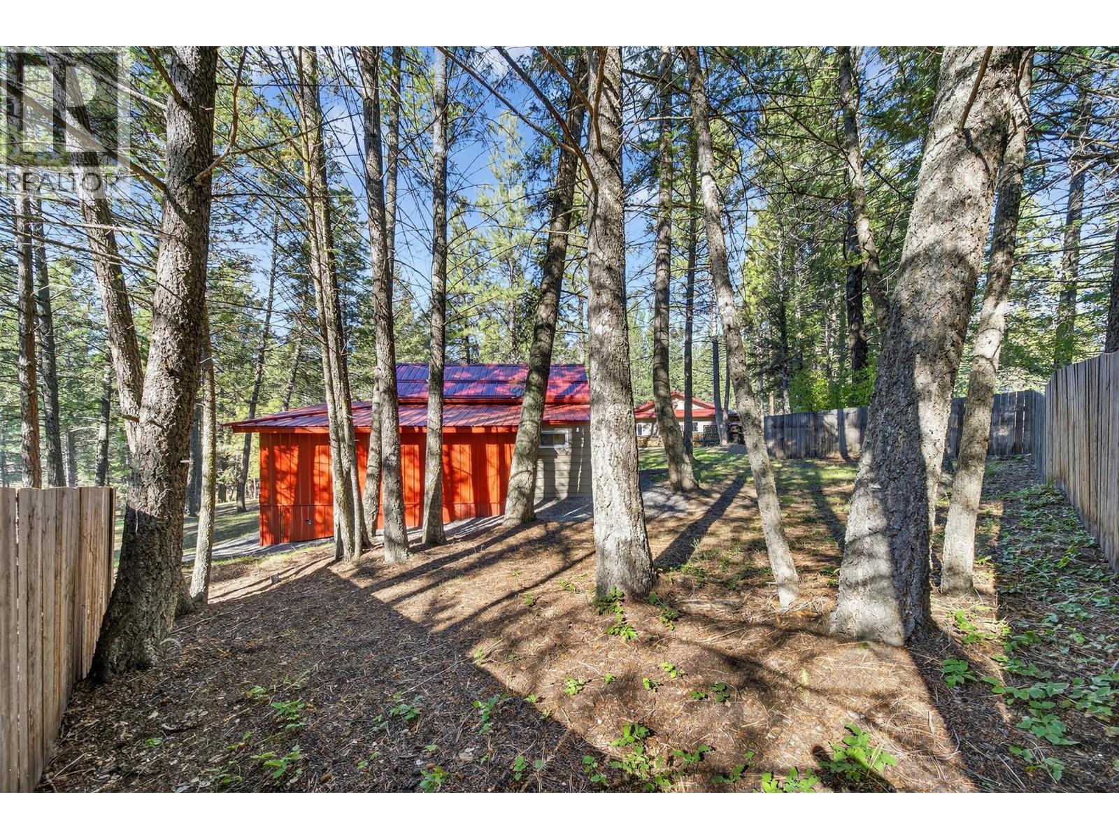 3306 Palmer Road, Baynes Lake, BC - Outdoor