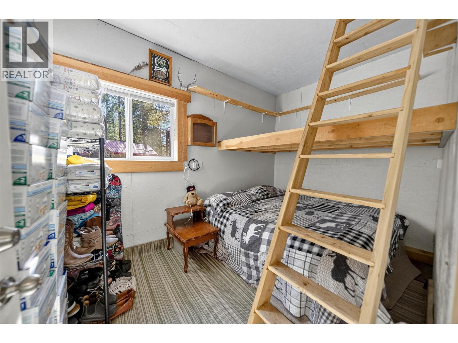 3306 Palmer Road, Baynes Lake, BC - Indoor Photo Showing Other Room