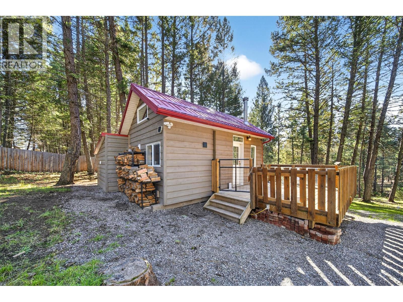 3306 Palmer Road, Baynes Lake, BC - Outdoor