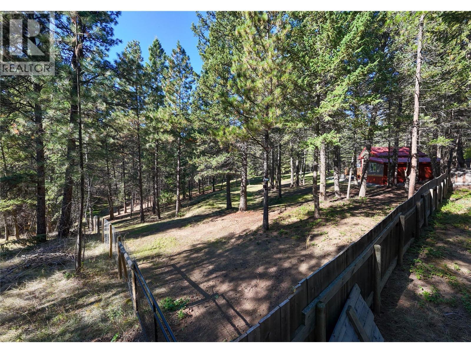 3306 Palmer Road, Baynes Lake, BC - Outdoor