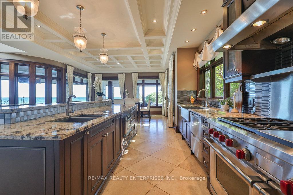 1500 Watersedge Road, Mississauga, ON - Indoor Photo Showing Kitchen With Double Sink With Upgraded Kitchen