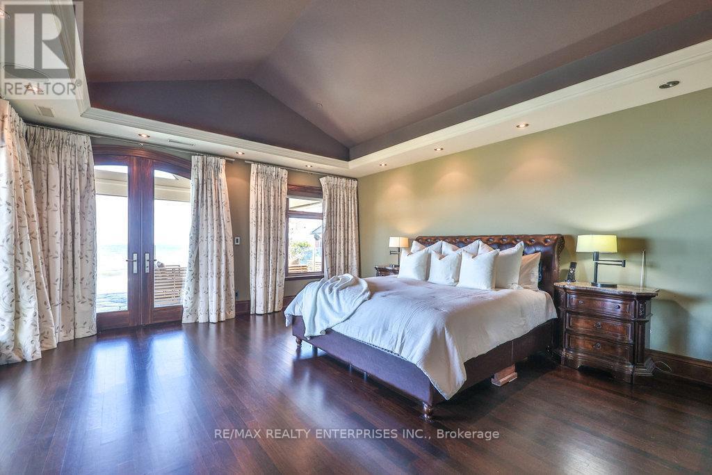 1500 Watersedge Road, Mississauga, ON - Indoor Photo Showing Bedroom