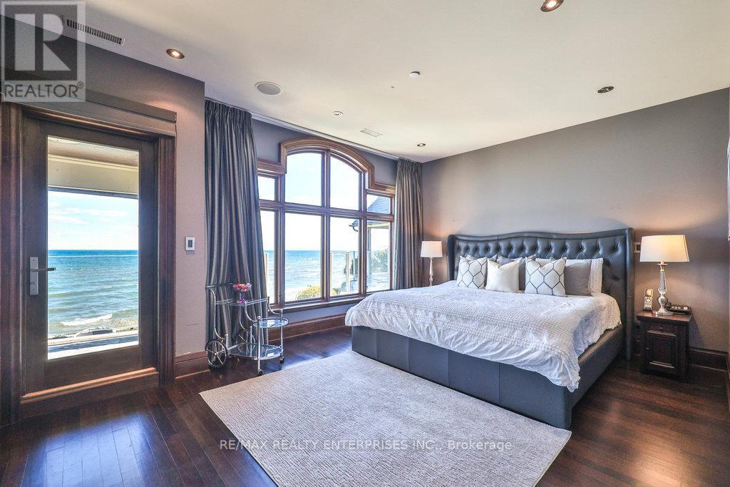 1500 Watersedge Road, Mississauga, ON - Indoor Photo Showing Bedroom