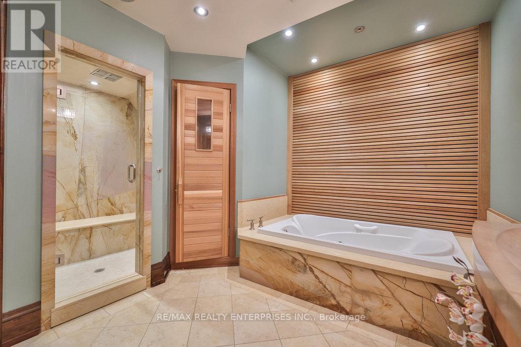 1500 Watersedge Road, Mississauga, ON - Indoor Photo Showing Bathroom