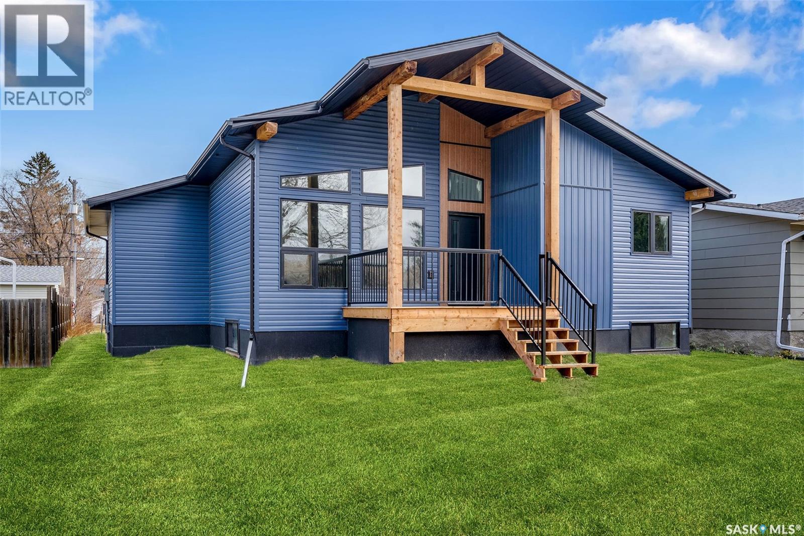624 11Th Street, Humboldt, SK - Outdoor With Exterior