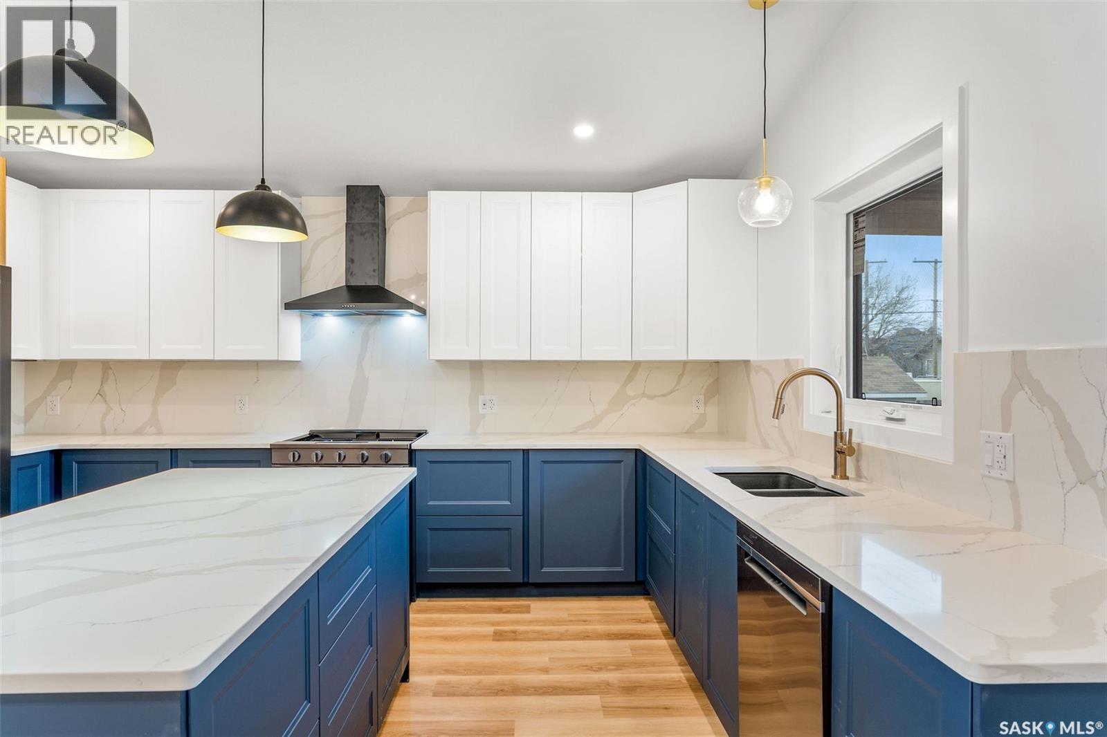 624 11Th Street, Humboldt, SK - Indoor Photo Showing Kitchen With Double Sink With Upgraded Kitchen