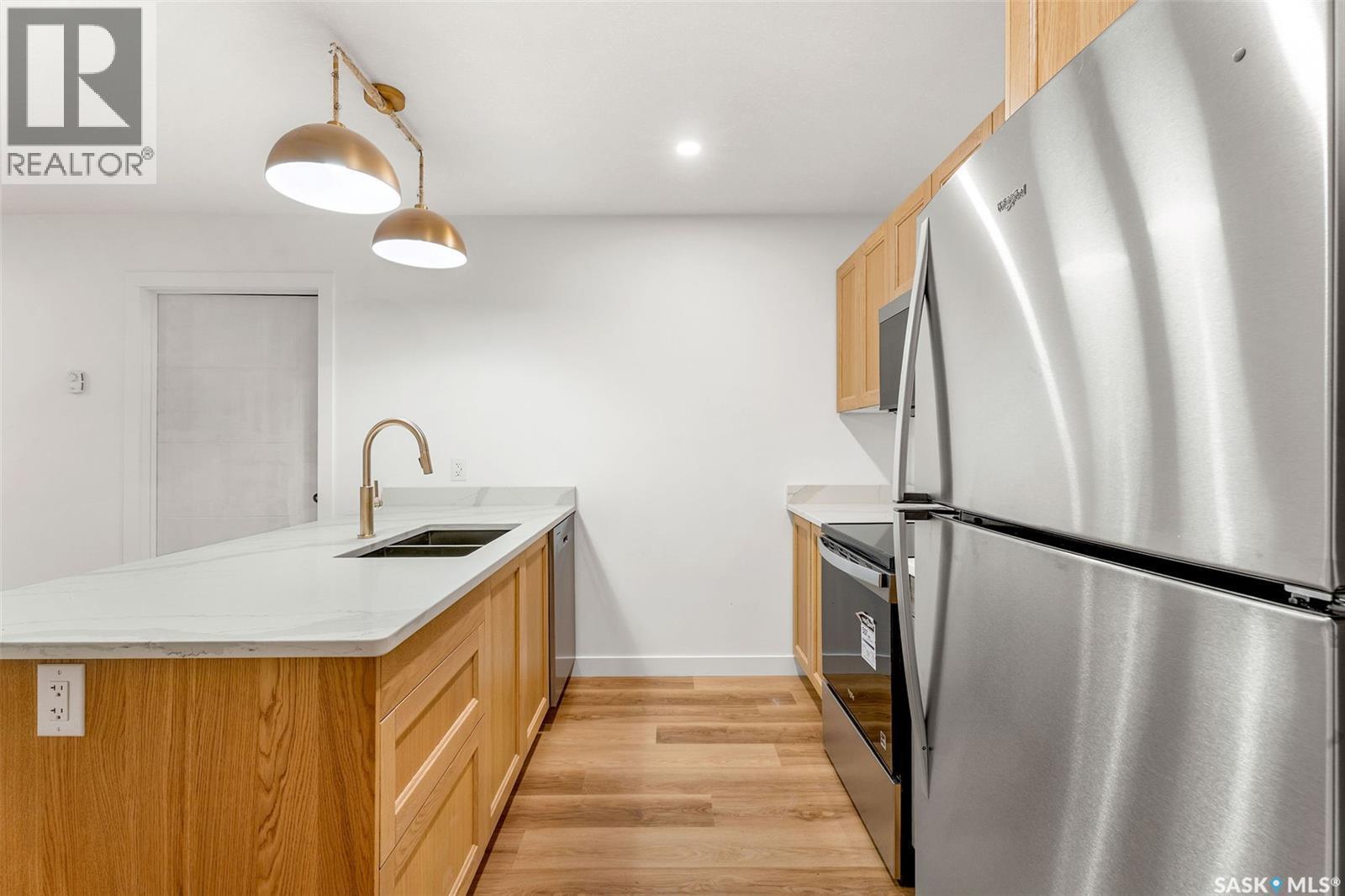 624 11Th Street, Humboldt, SK - Indoor Photo Showing Kitchen With Double Sink