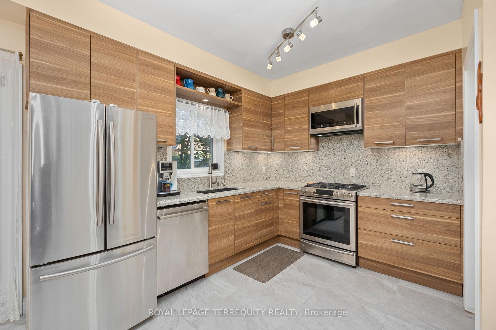 111 English Oak Drive, Richmond Hill, ON