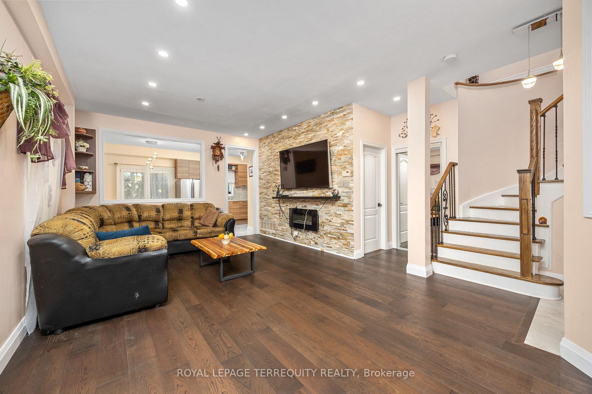 111 English Oak Drive, Richmond Hill, ON