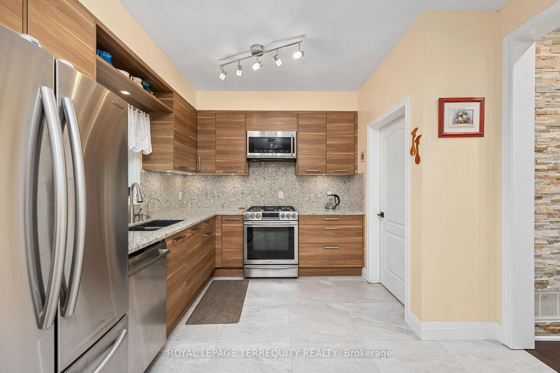 111 English Oak Drive, Richmond Hill, ON