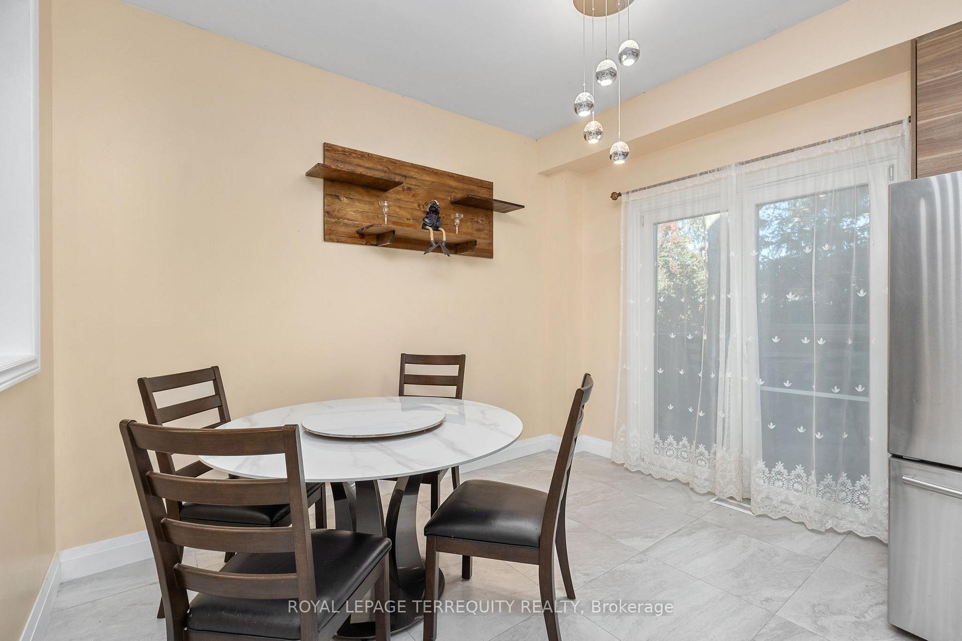 111 English Oak Drive, Richmond Hill, ON