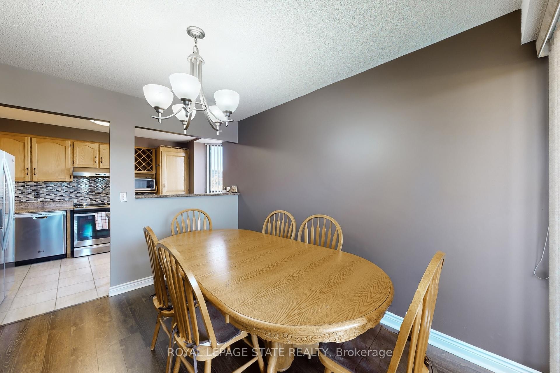 1002-432 Main Street, Hamilton, ON - Indoor Photo Showing Dining Room