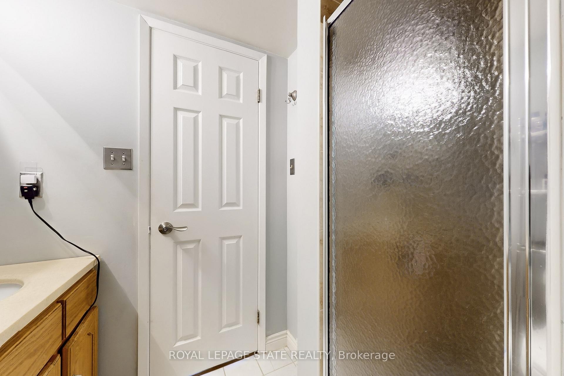 1002-432 Main Street, Hamilton, ON - Indoor Photo Showing Bathroom