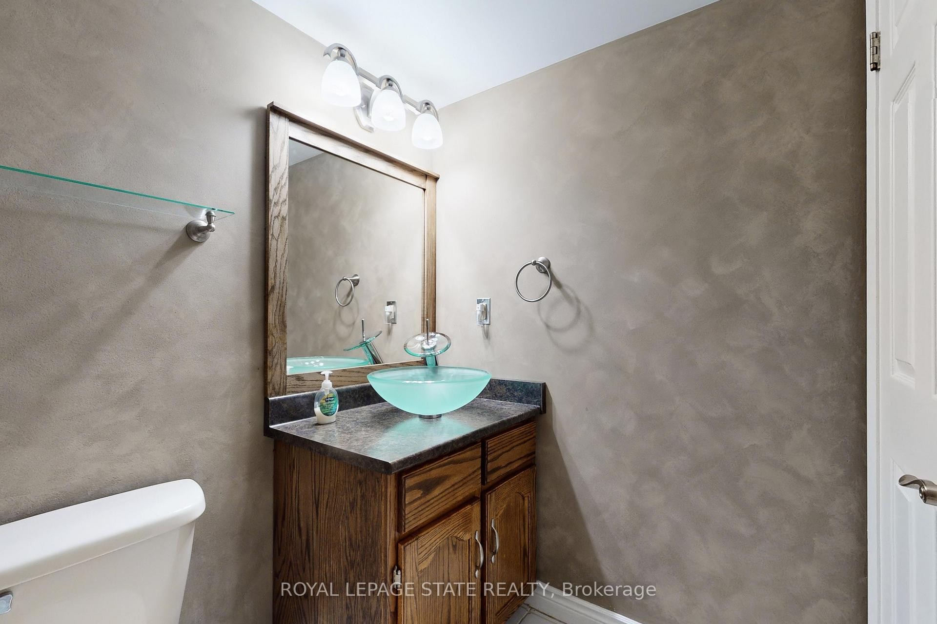 1002-432 Main Street, Hamilton, ON - Indoor Photo Showing Bathroom