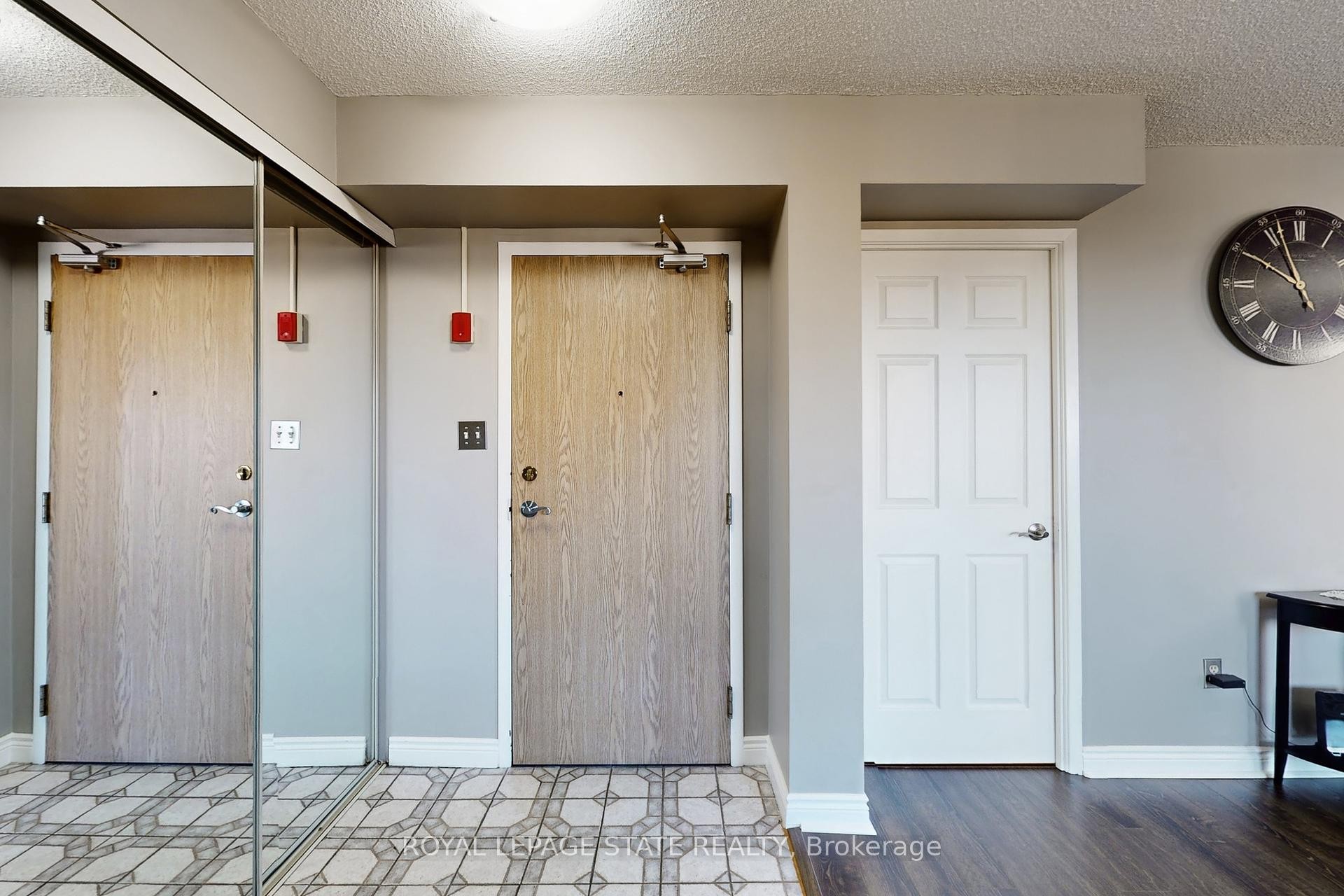 1002-432 Main Street, Hamilton, ON - Indoor Photo Showing Other Room