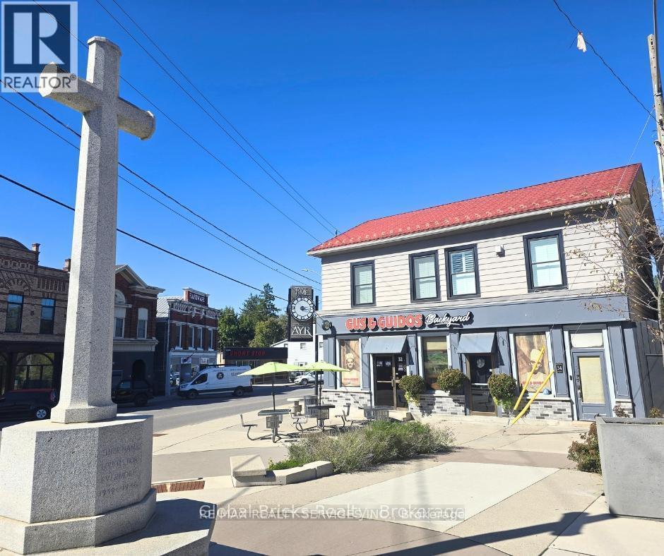 32 Stanley Street, North Dumfries, ON