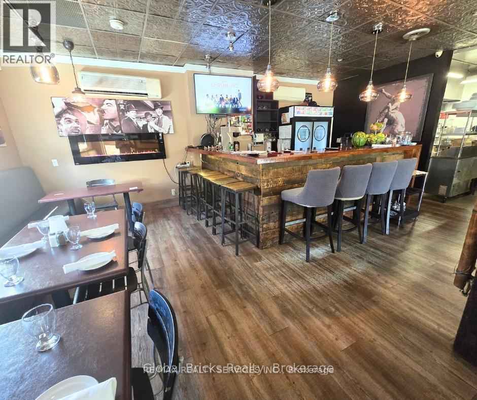 32 Stanley Street, North Dumfries, ON