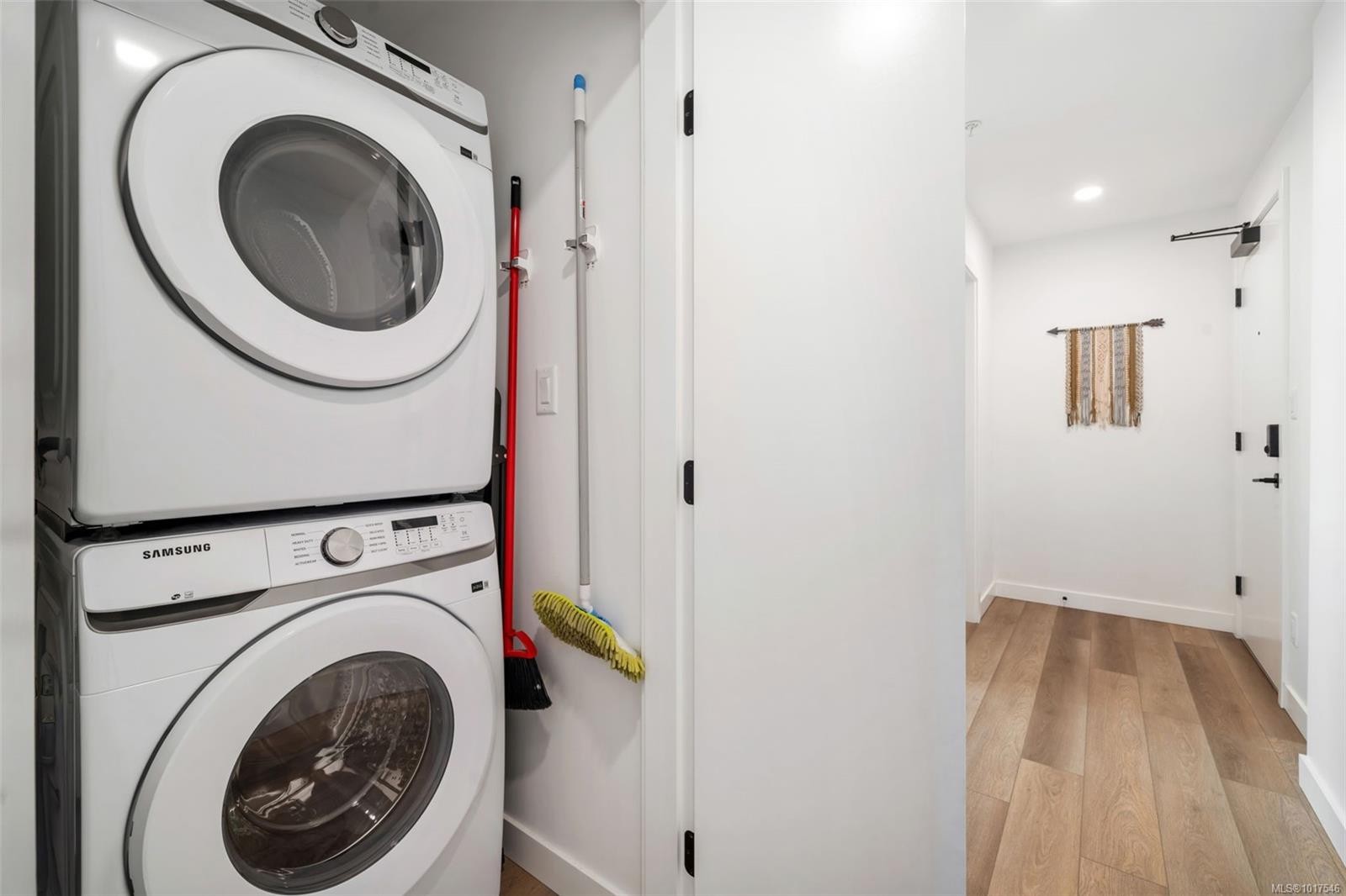 100-3564B Ryder Hesjedal Way, Colwood, BC - Indoor Photo Showing Laundry Room