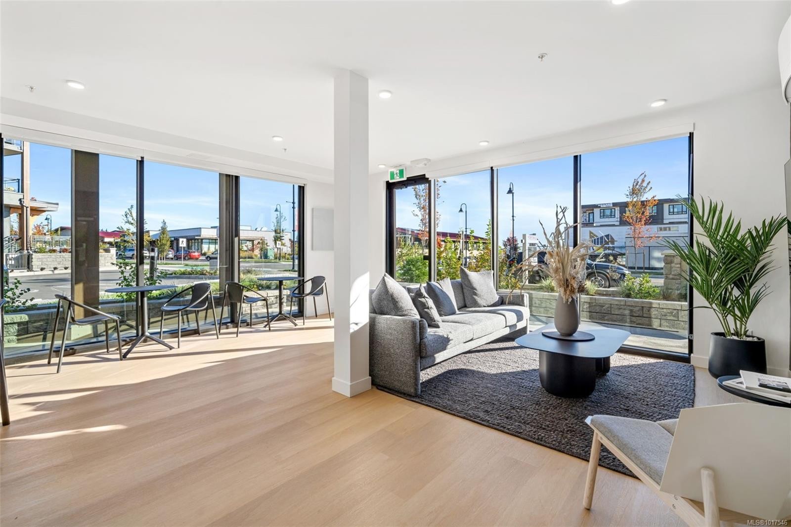 100-3564B Ryder Hesjedal Way, Colwood, BC - Indoor