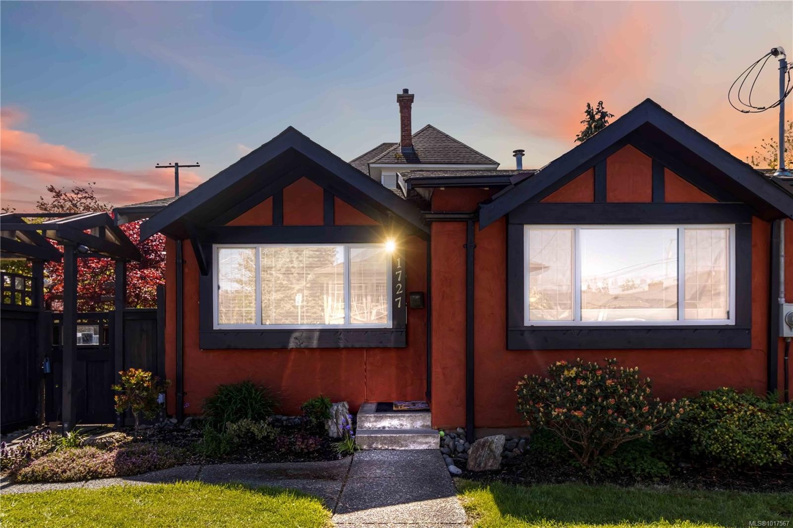 1727 Lillian Rd, Victoria, BC - Outdoor
