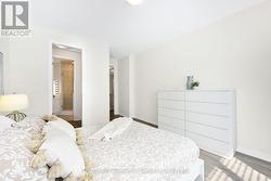 Walk through closet to 4 piece ensuite -