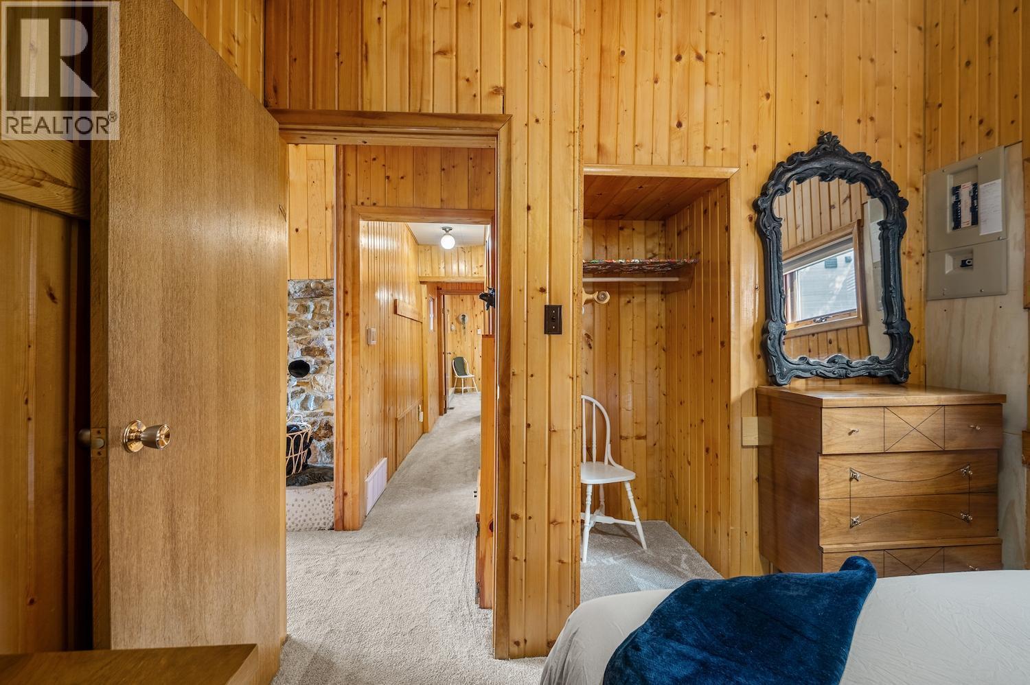 1249 Tie Lake Shore S Road, Jaffray, BC - Indoor Photo Showing Bedroom