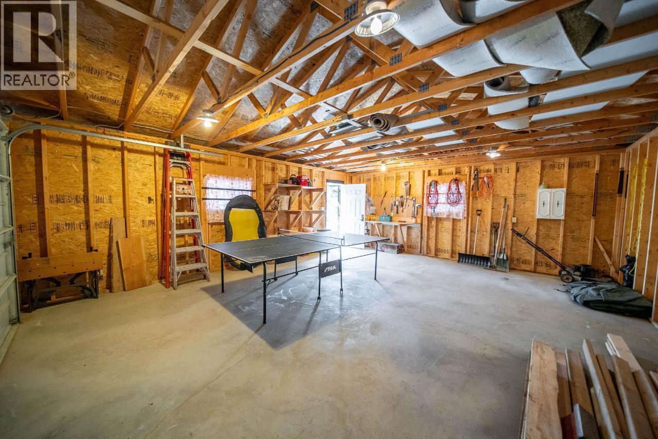 1249 Tie Lake Shore S Road, Jaffray, BC - Indoor Photo Showing Basement