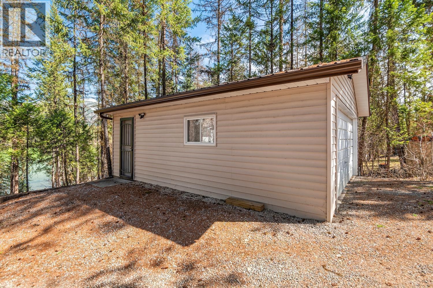 1249 Tie Lake Shore S Road, Jaffray, BC - Outdoor With Exterior