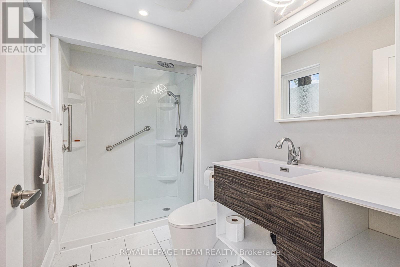 3455 Donnelly Drive, Ottawa, ON - Indoor Photo Showing Bathroom