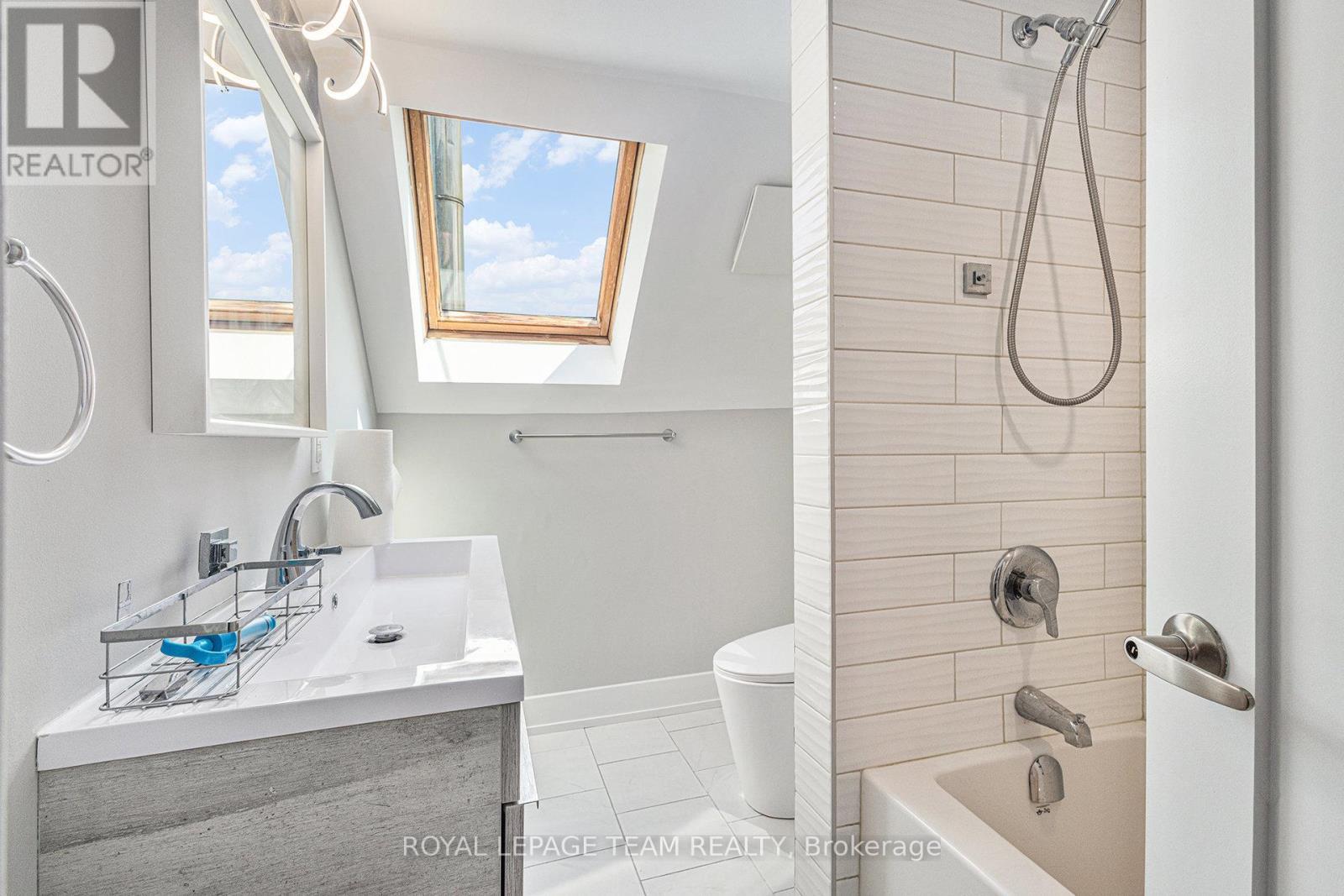 3455 Donnelly Drive, Ottawa, ON - Indoor Photo Showing Bathroom