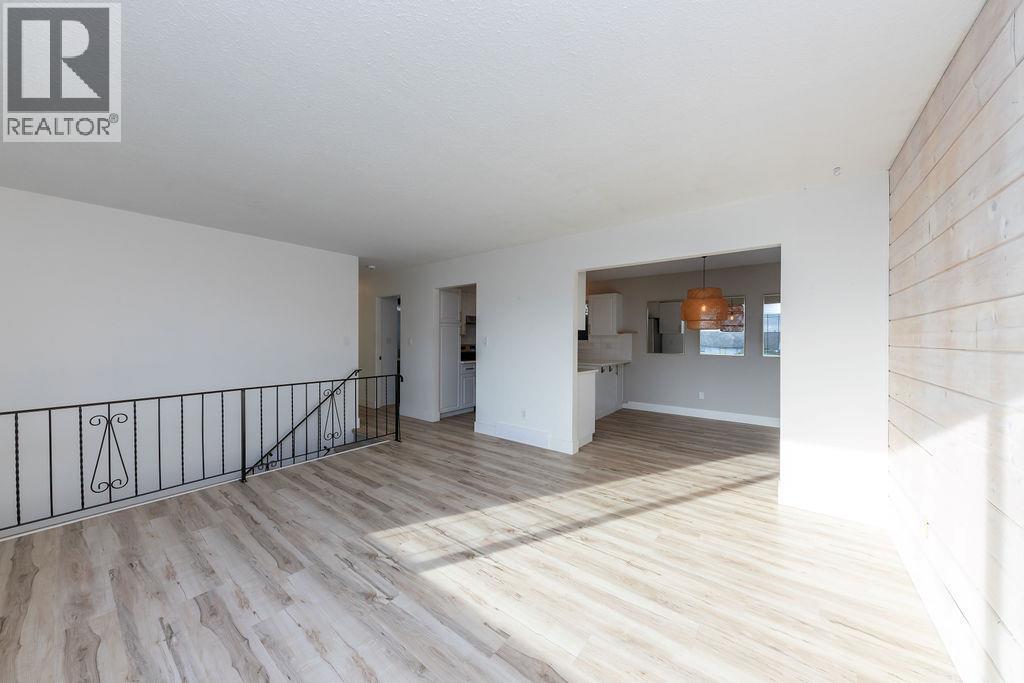 1595 Hillcrest Avenue, Kamloops, BC - Indoor