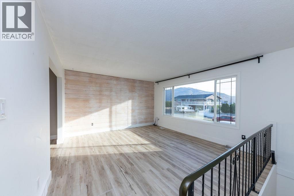 1595 Hillcrest Avenue, Kamloops, BC - Indoor Photo Showing Other Room