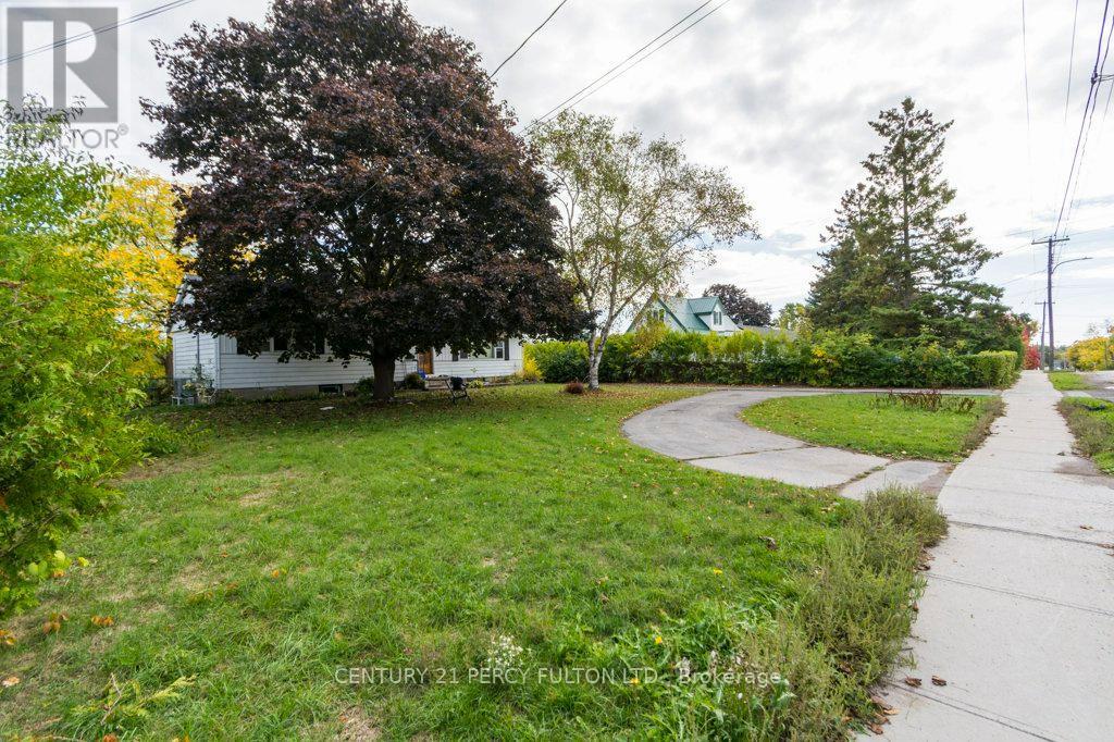 Main - 71 Prince Of Wales Drive, Belleville, ON - Outdoor