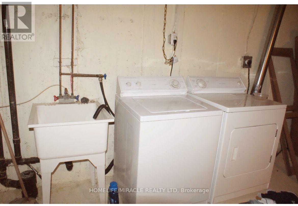61 Carrie Crescent, Brampton, ON - Indoor Photo Showing Laundry Room