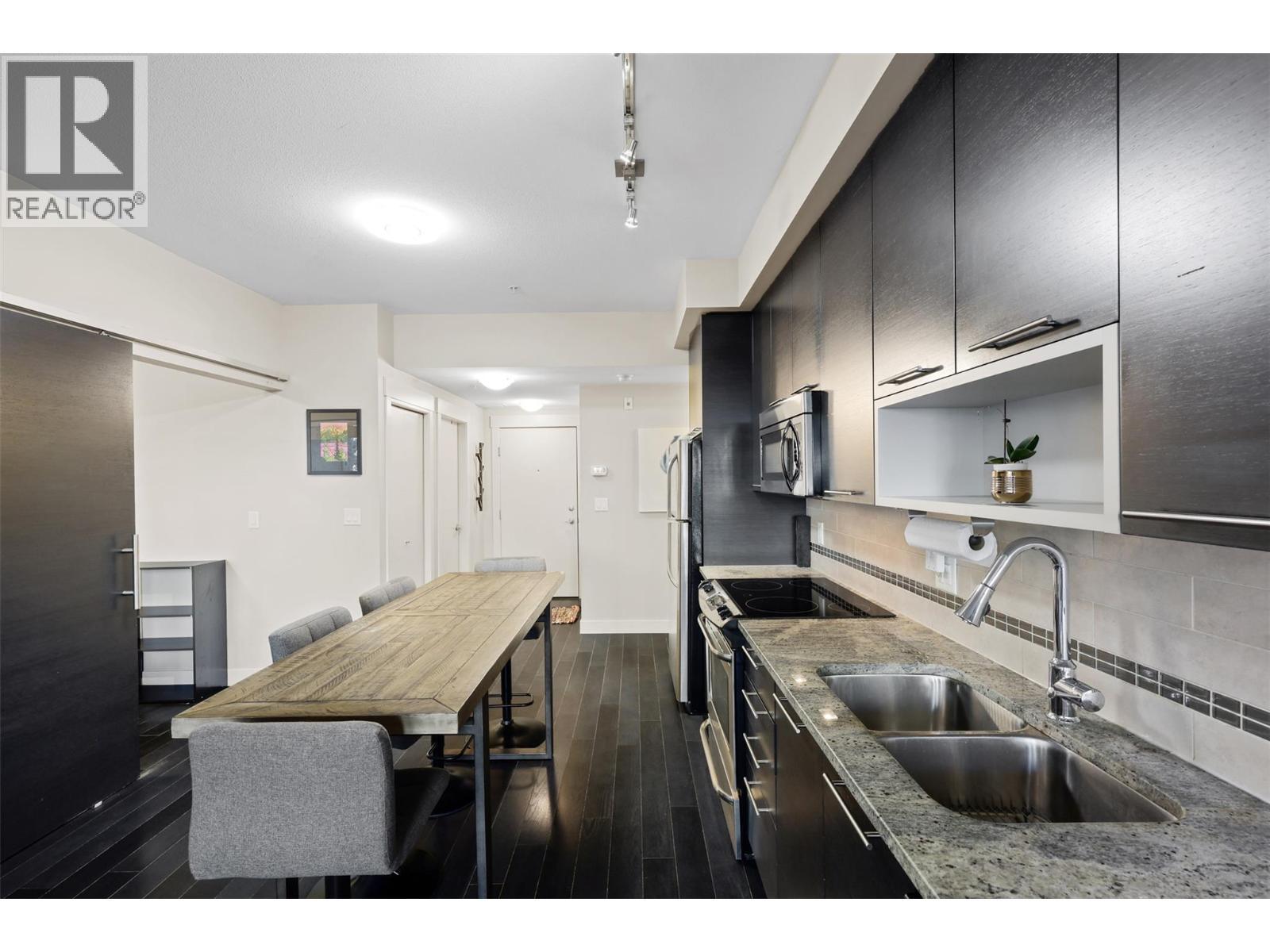 1030 Talasa Way Unit# 2112, Kamloops, BC - Indoor Photo Showing Kitchen With Double Sink