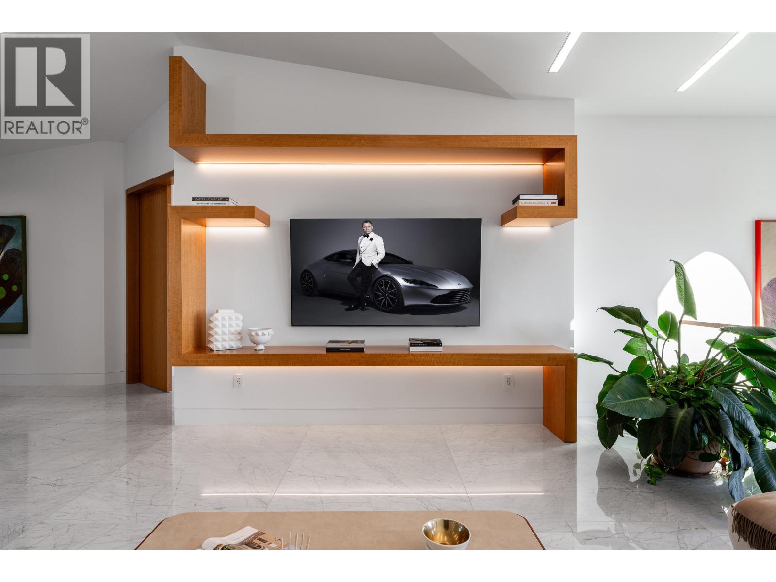 961 King Georges Way, West Vancouver, BC - Indoor