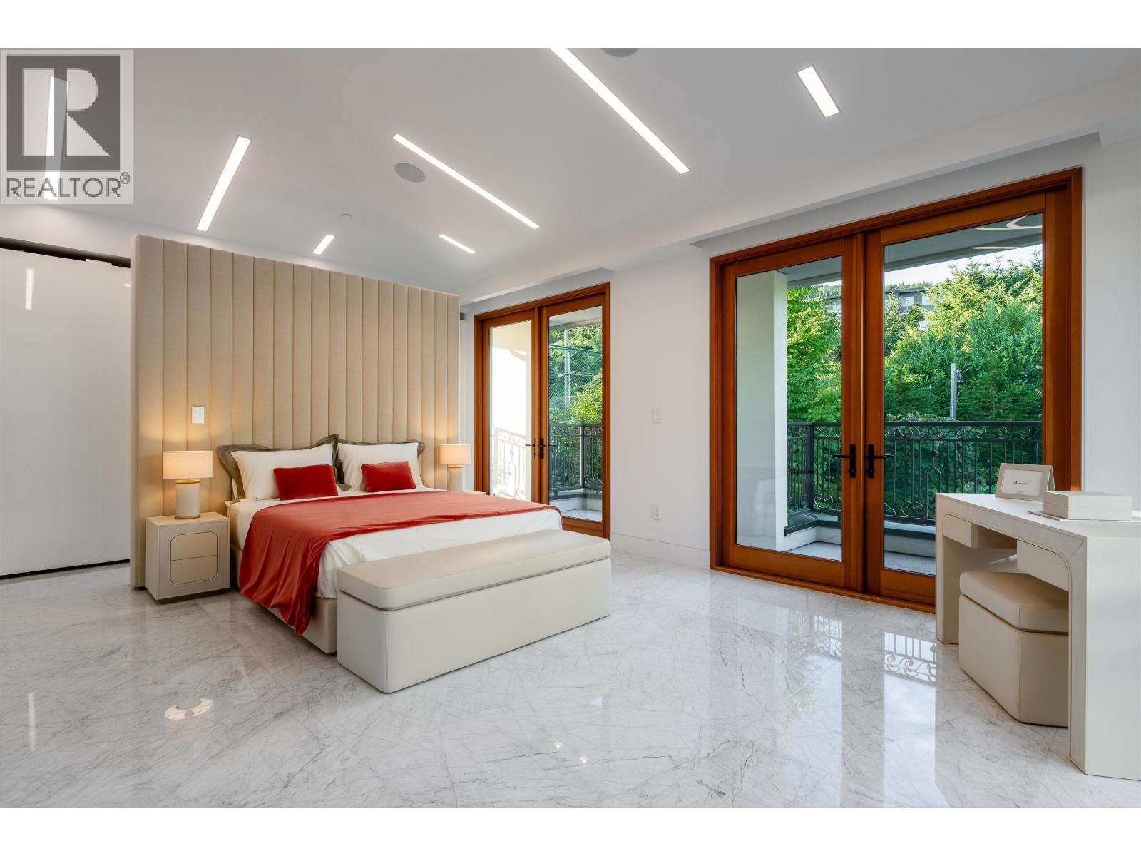 961 King Georges Way, West Vancouver, BC - Indoor Photo Showing Bedroom