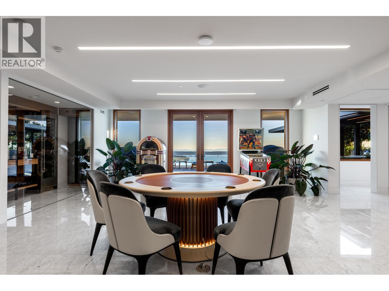 961 King Georges Way, West Vancouver, BC - Indoor Photo Showing Dining Room