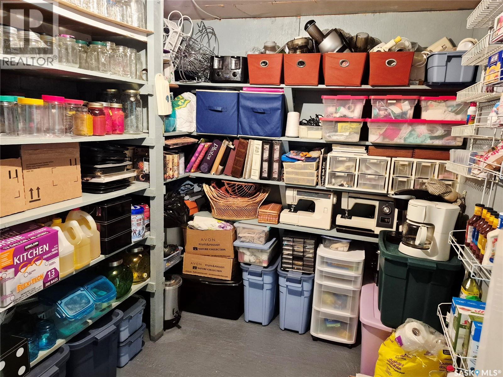 Gader Acreage, Coulee Rm No. 136, SK - Indoor With Storage