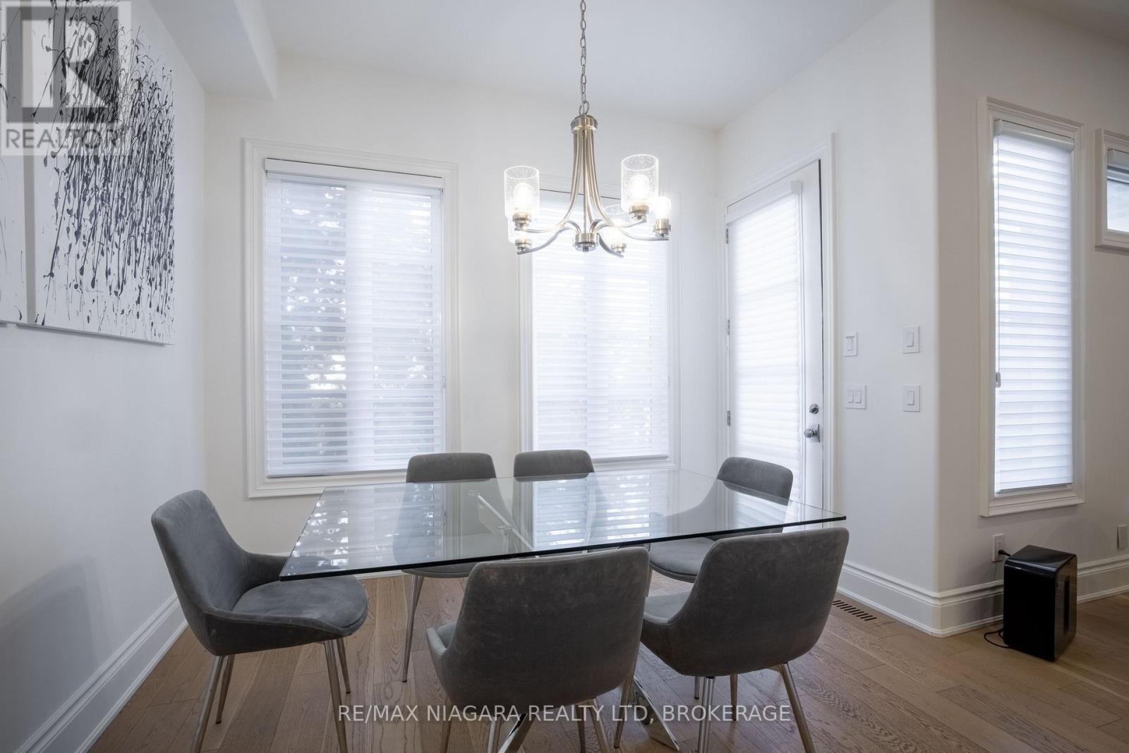 15 Arbourvale Common, St. Catharines (Glendale/Glenridge), ON - Indoor Photo Showing Dining Room