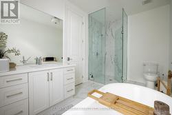 Gorgeous 5-piece ensuite -