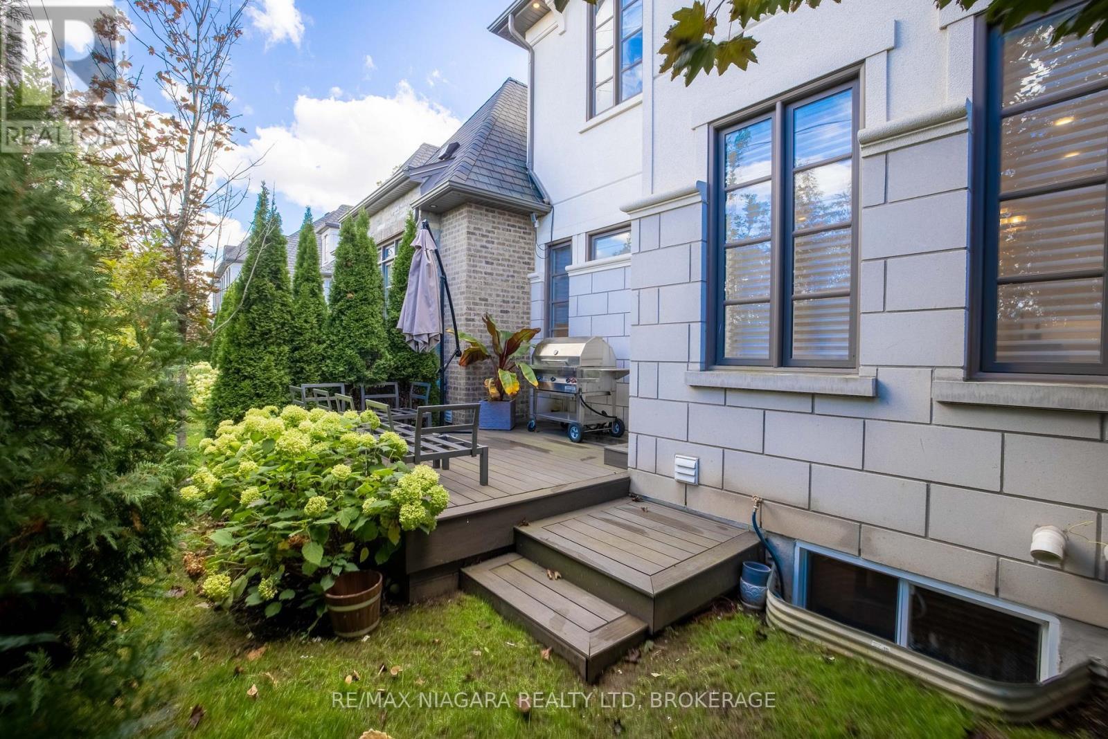 Beautiful backyard - 15 Arbourvale Common, St. Catharines (Glendale/Glenridge), ON - Outdoor With Exterior