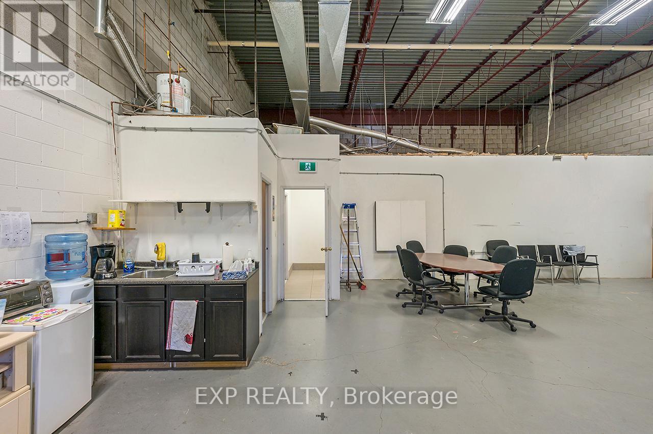 17 - 5775 Atlantic Drive, Mississauga, ON