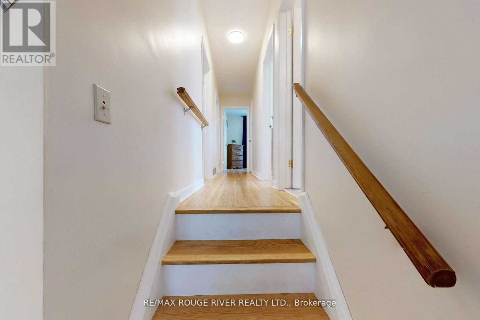 18 Darlingside Drive, Toronto, ON - Indoor Photo Showing Other Room