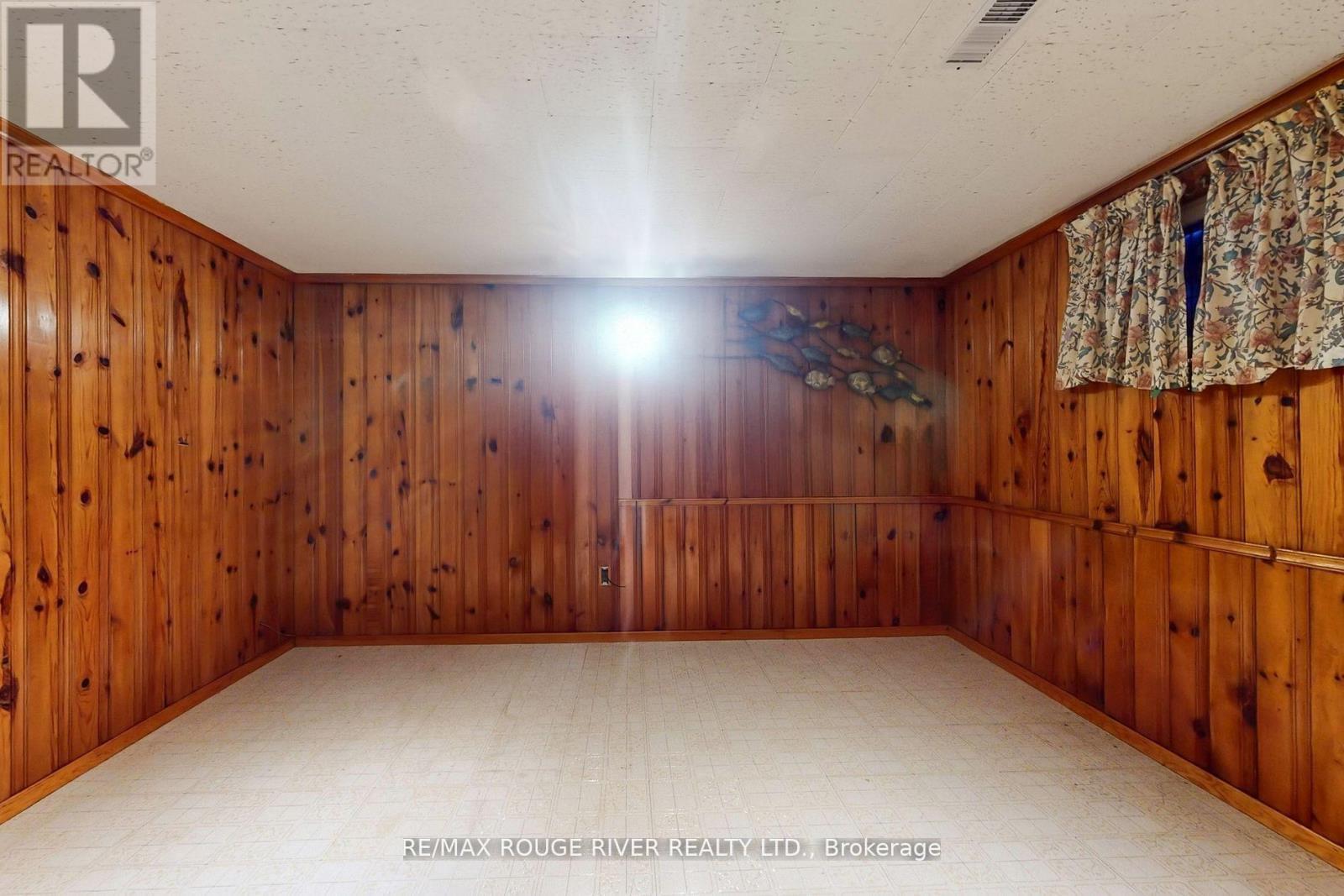 18 Darlingside Drive, Toronto, ON - Indoor Photo Showing Other Room