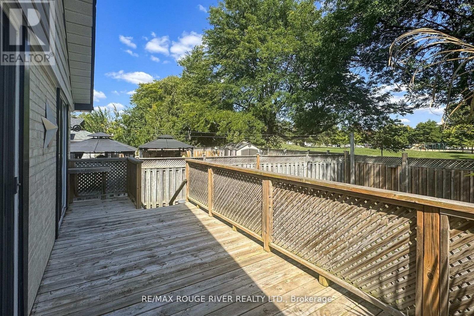 18 Darlingside Drive, Toronto, ON - Outdoor